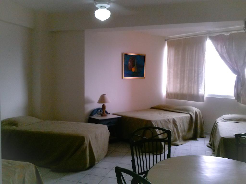 Apartahotel Jardines Metropolitanos Сантьяго-де-лос-Кабальерос Экстерьер фото